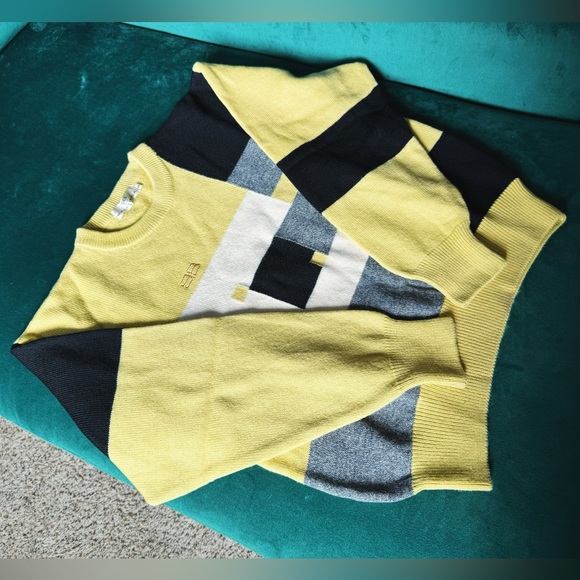 Authentic Balenciaga Wool Sweater - Picture 15 of 16